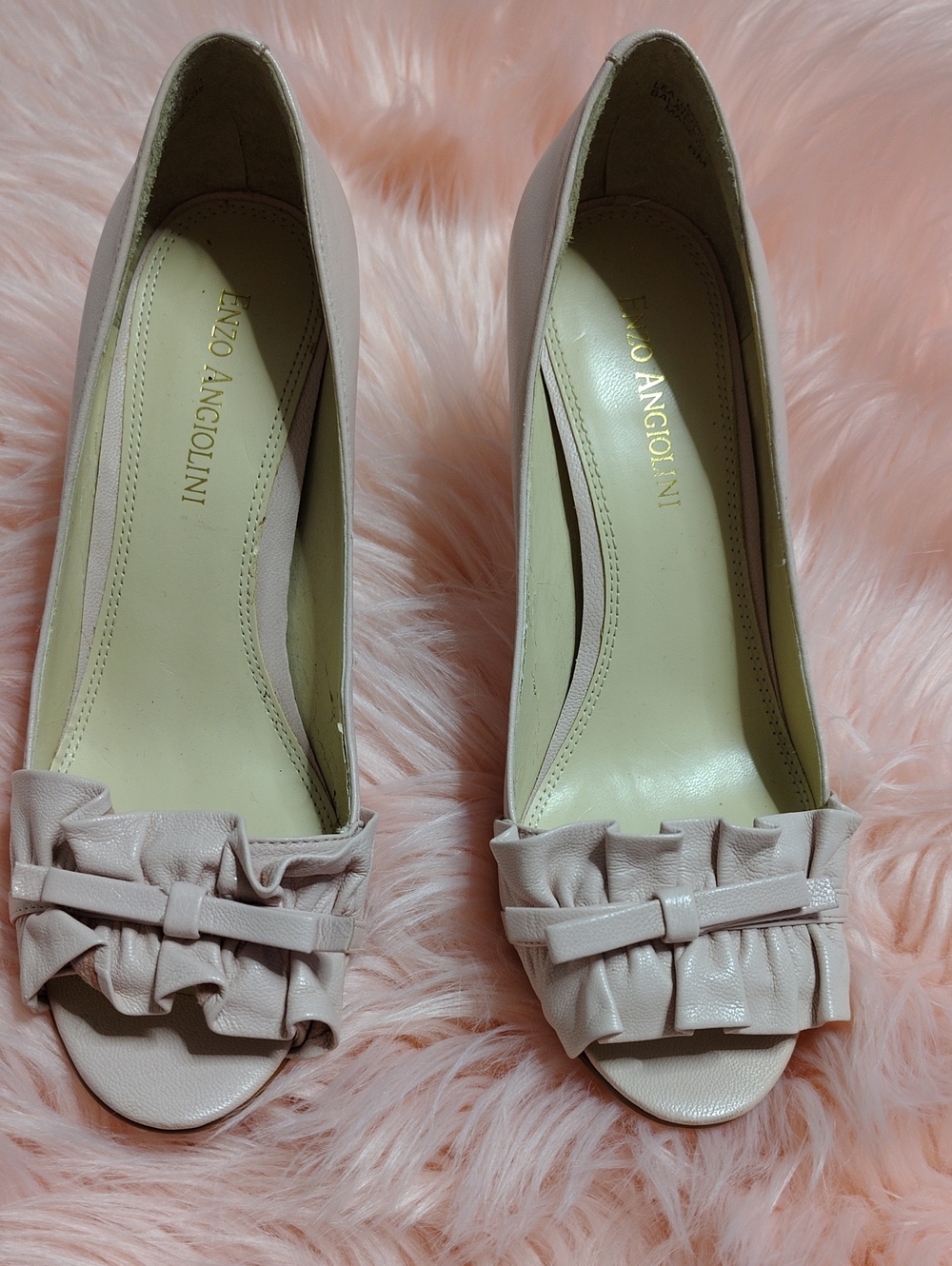 Italian Shoes Enzo Angiolini Women's Blush Pink Ruffle Peep-Toe Pumps.